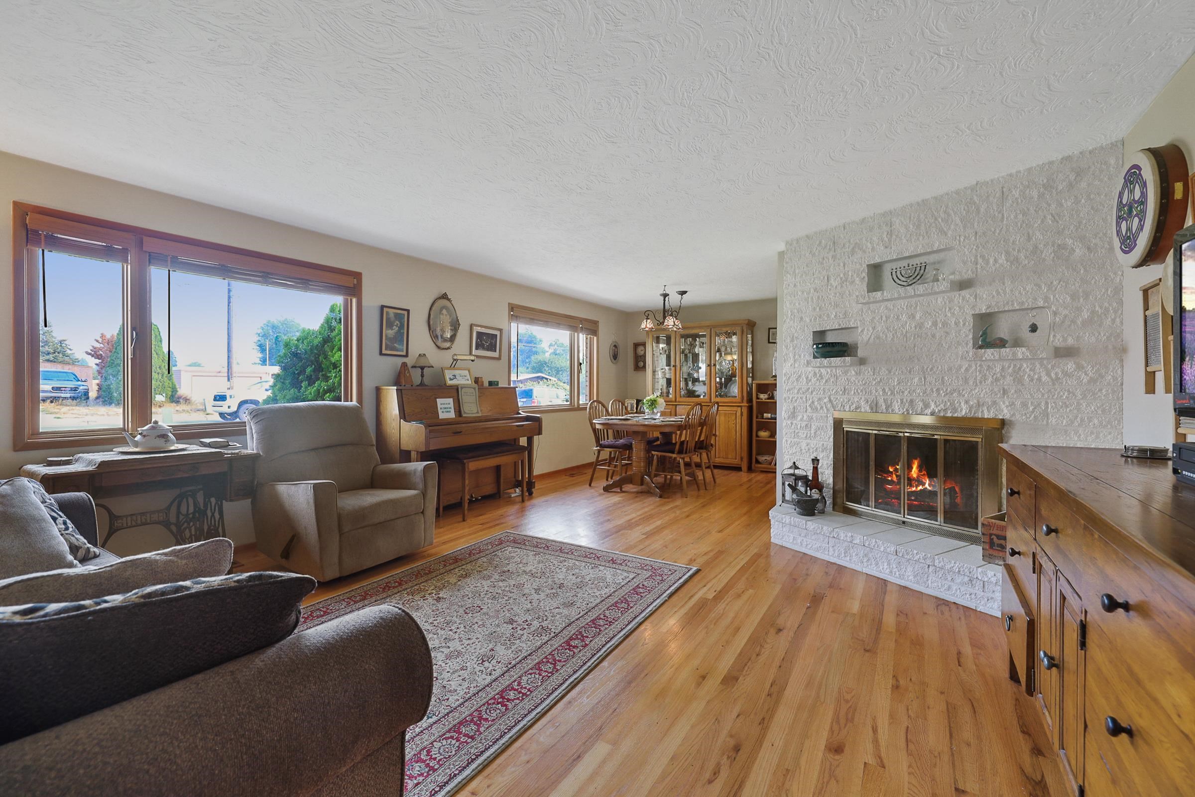 713 North University Road Spokane Valley, WA 99206 - Photo 2 of 20 Gallery Image 2