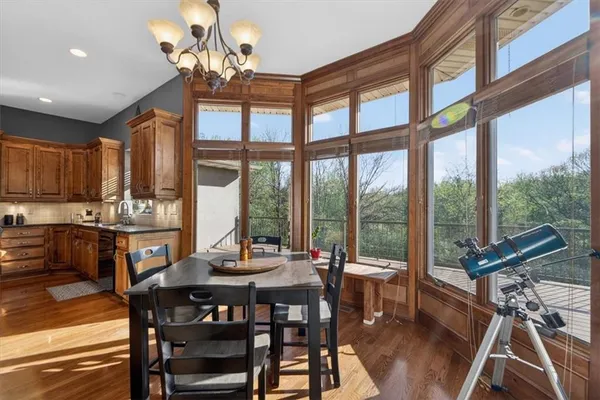 $1,100,000 | 8615 Northwest Baker Rd Circle, Kansas City, MO 64153