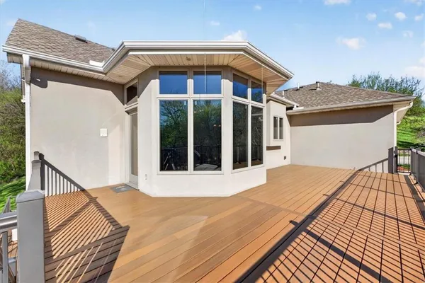 $1,100,000 | 8615 Northwest Baker Rd Circle, Kansas City, MO 64153