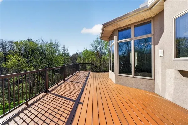 $1,100,000 | 8615 Northwest Baker Rd Circle, Kansas City, MO 64153