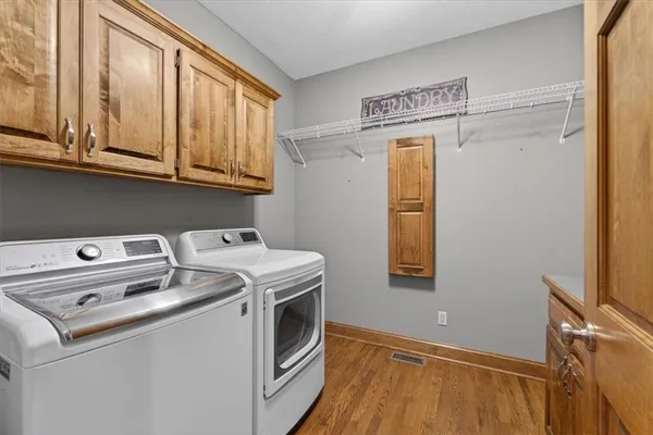 $1,100,000 | 8615 Northwest Baker Rd Circle, Kansas City, MO 64153