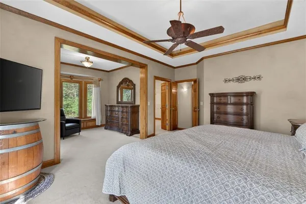 $1,100,000 | 8615 Northwest Baker Rd Circle, Kansas City, MO 64153