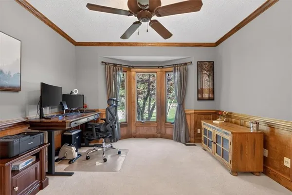 $1,100,000 | 8615 Northwest Baker Rd Circle, Kansas City, MO 64153