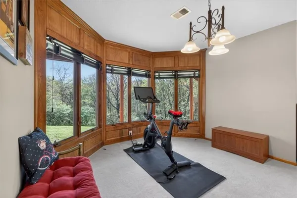 $1,100,000 | 8615 Northwest Baker Rd Circle, Kansas City, MO 64153