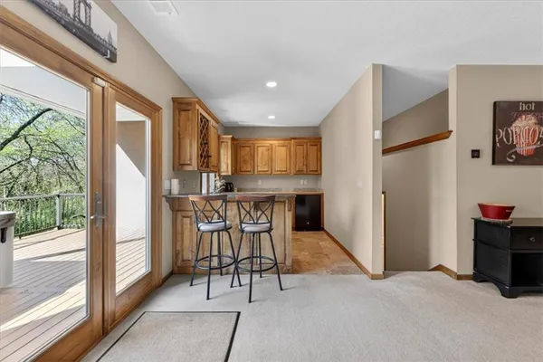 $1,100,000 | 8615 Northwest Baker Rd Circle, Kansas City, MO 64153