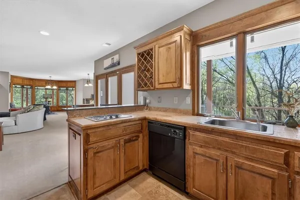 $1,100,000 | 8615 Northwest Baker Rd Circle, Kansas City, MO 64153