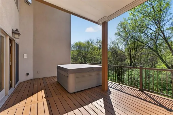 $1,100,000 | 8615 Northwest Baker Rd Circle, Kansas City, MO 64153