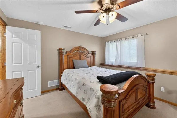 $1,100,000 | 8615 Northwest Baker Rd Circle, Kansas City, MO 64153