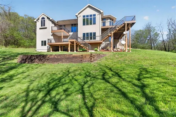 $1,100,000 | 8615 Northwest Baker Rd Circle, Kansas City, MO 64153