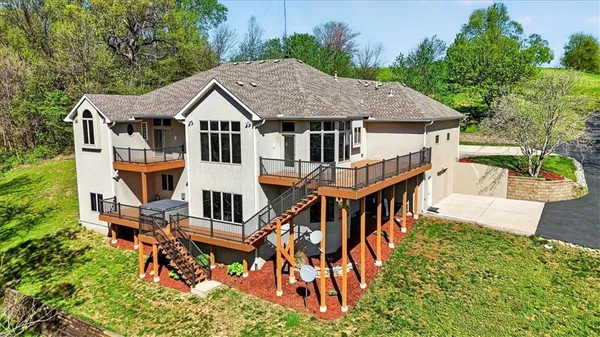 $1,100,000 | 8615 Northwest Baker Rd Circle, Kansas City, MO 64153