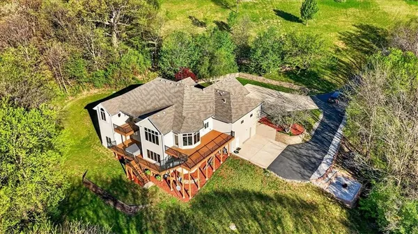 $1,100,000 | 8615 Northwest Baker Rd Circle, Kansas City, MO 64153