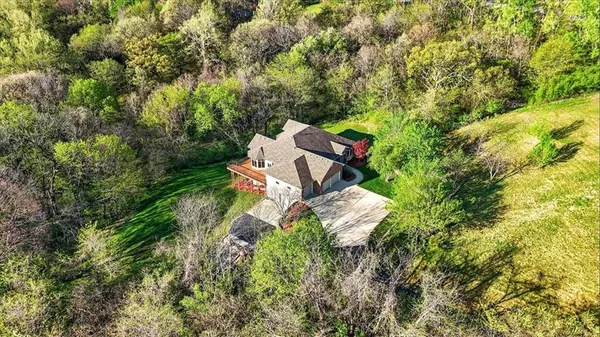 $1,100,000 | 8615 Northwest Baker Rd Circle, Kansas City, MO 64153