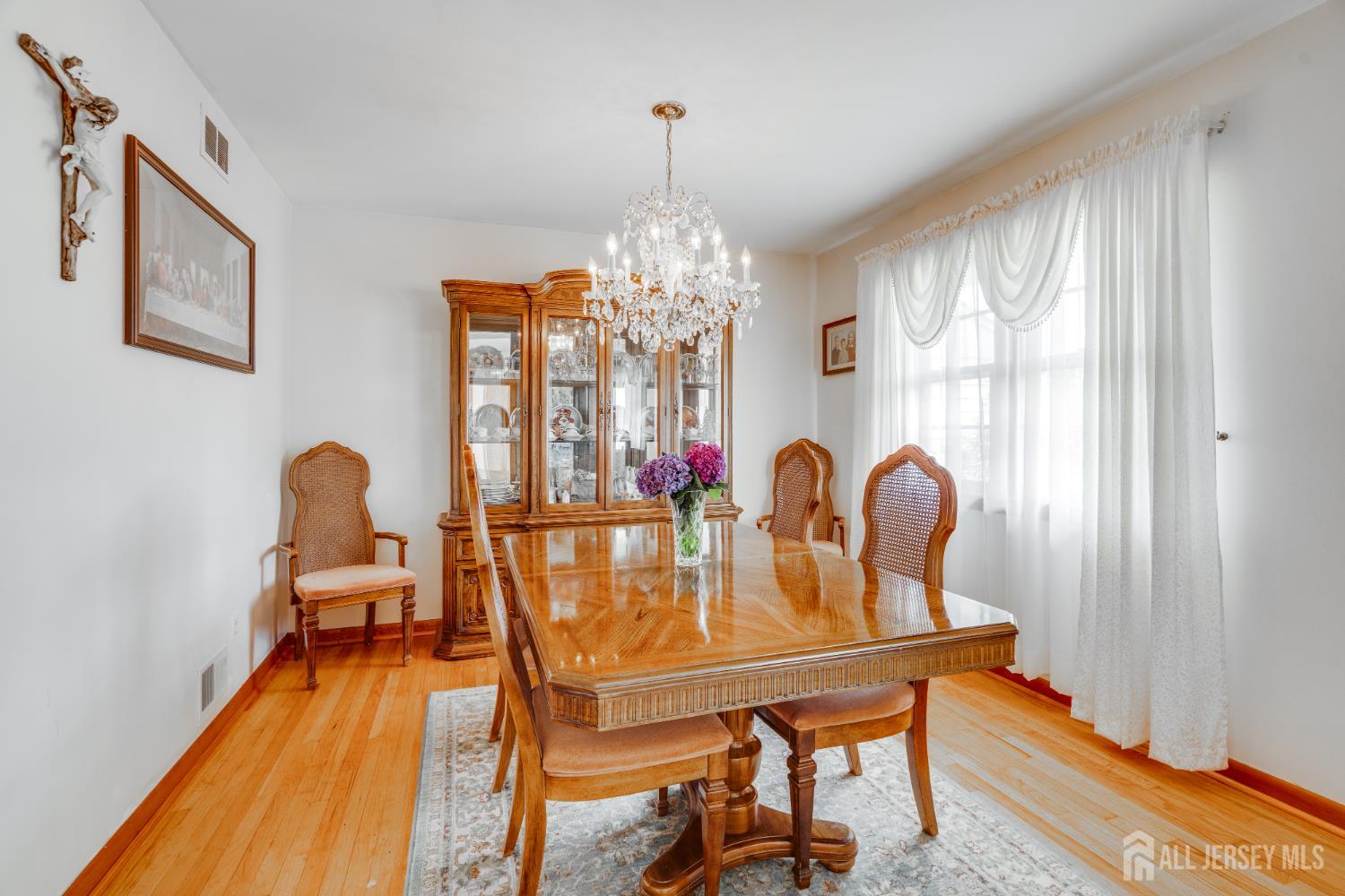 1365 Sioux Road North Brunswick, NJ 08902 - Photo 6 of 19 Gallery Image 6
