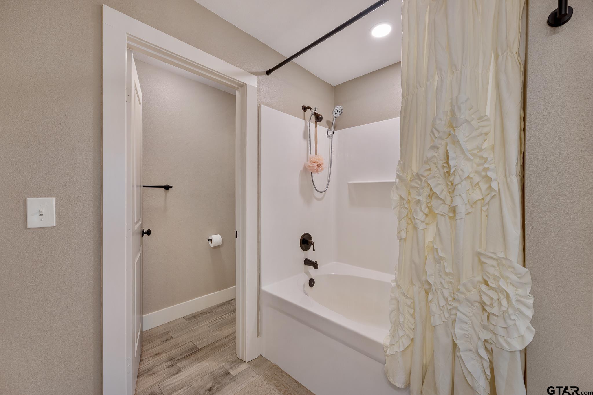 16030 Crossing Circle Lindale, TX 75771 - Photo 16 of 31