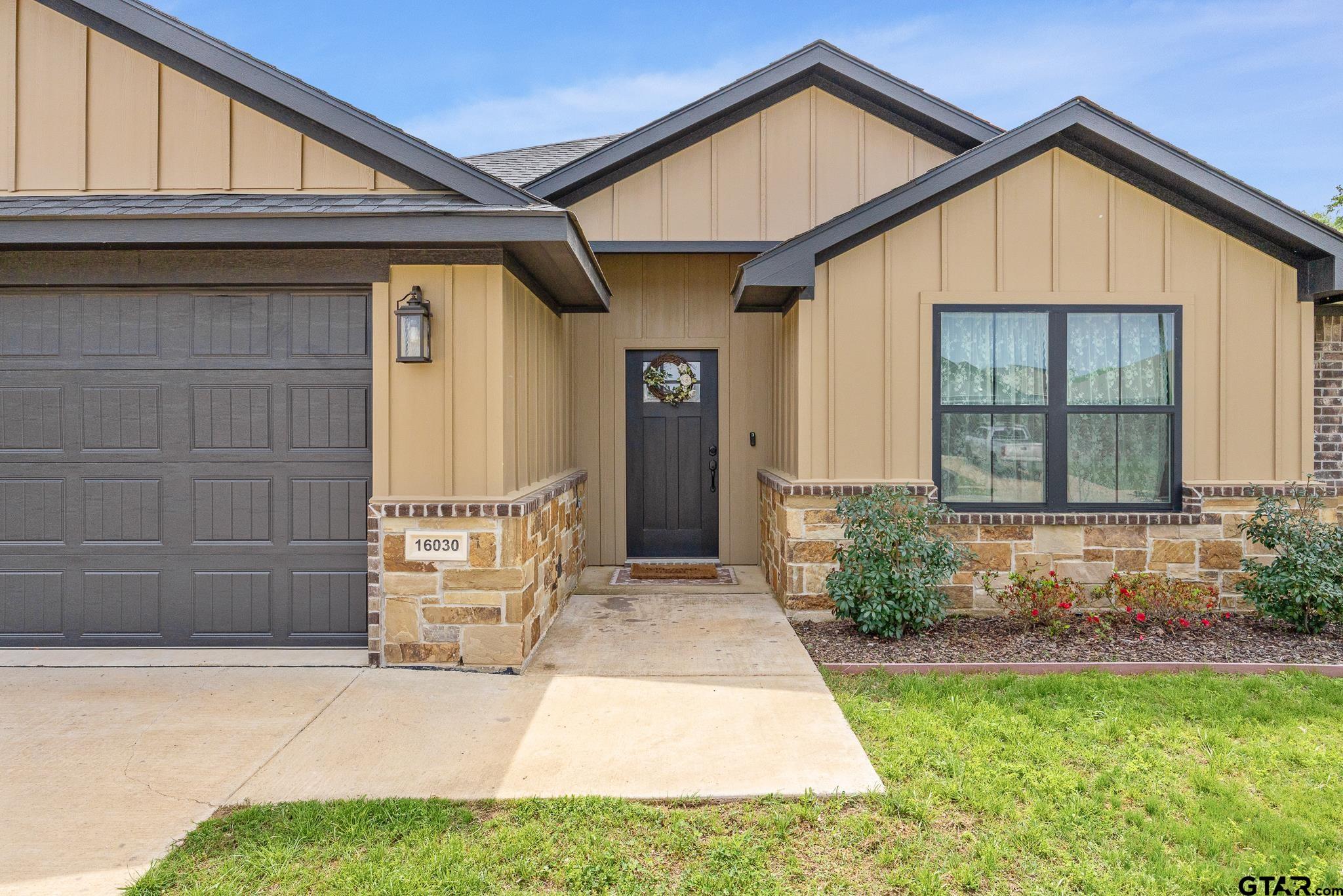 16030 Crossing Circle Lindale, TX 75771 - Photo 2 of 31