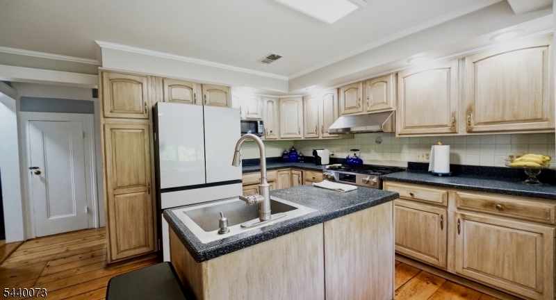 467 Foothill Road Bridgewater, NJ 08807 - Photo 11 of 39