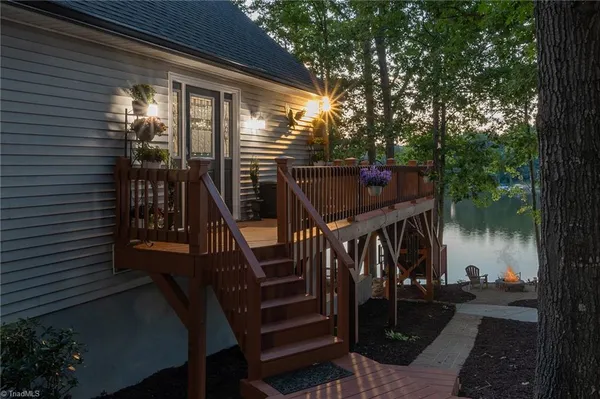 $799,900 | 10461 Linwood-Southmont Road, Lexington, NC 27292