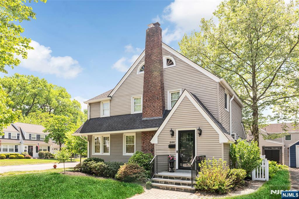 644 Linwood Avenue Ridgewood, NJ 07450 - Photo 1 of 42