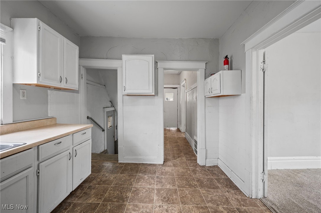 528 Rentschler Street Akron, OH 44304 - Photo 9 of 28 Gallery Image 9