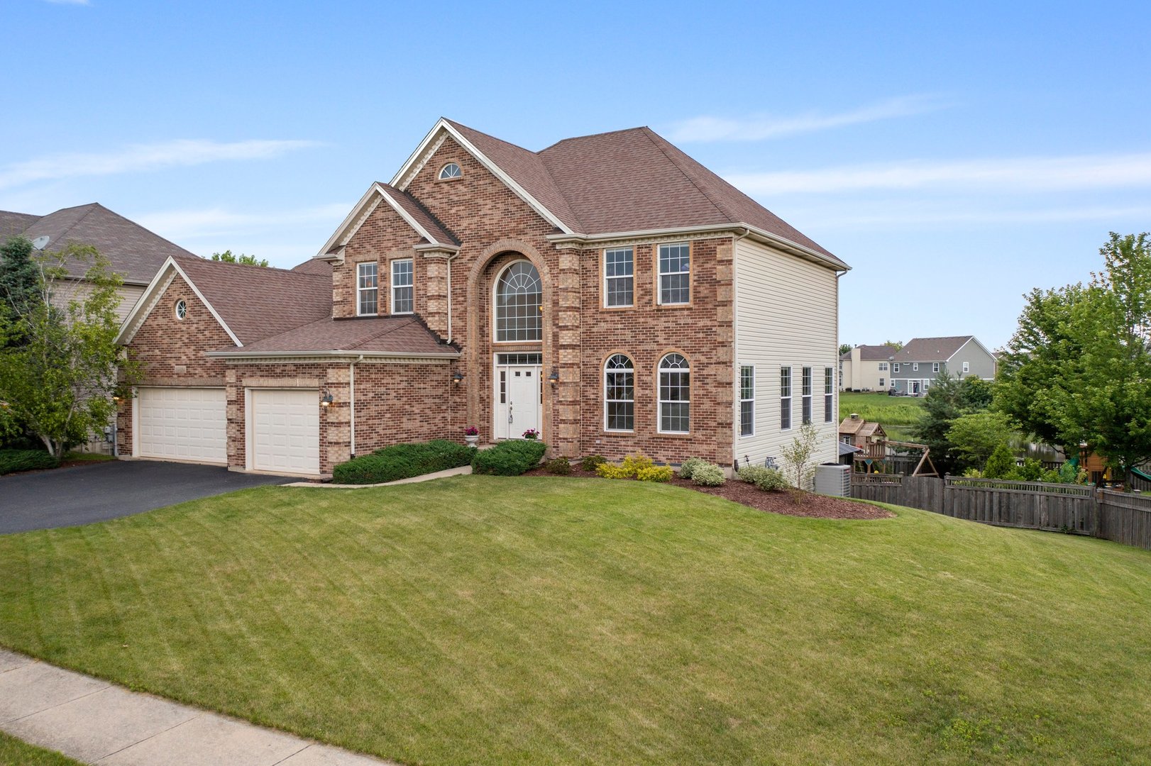 26824 Ashgate Crossing Plainfield, IL 60585 - Photo 2 of 42