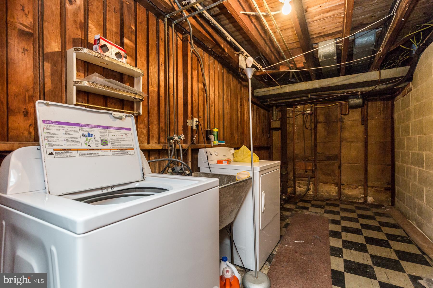2757 East Country Club Road, Unit 2 Philadelphia, PA 19131 - Photo 22 of 24 a utility room with dryer and washer