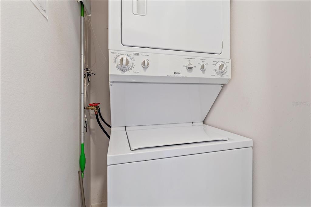320 Mission Trail North, Unit B Venice, FL 34285 - Photo 19 of 25 a close up view of a washer and dryer
