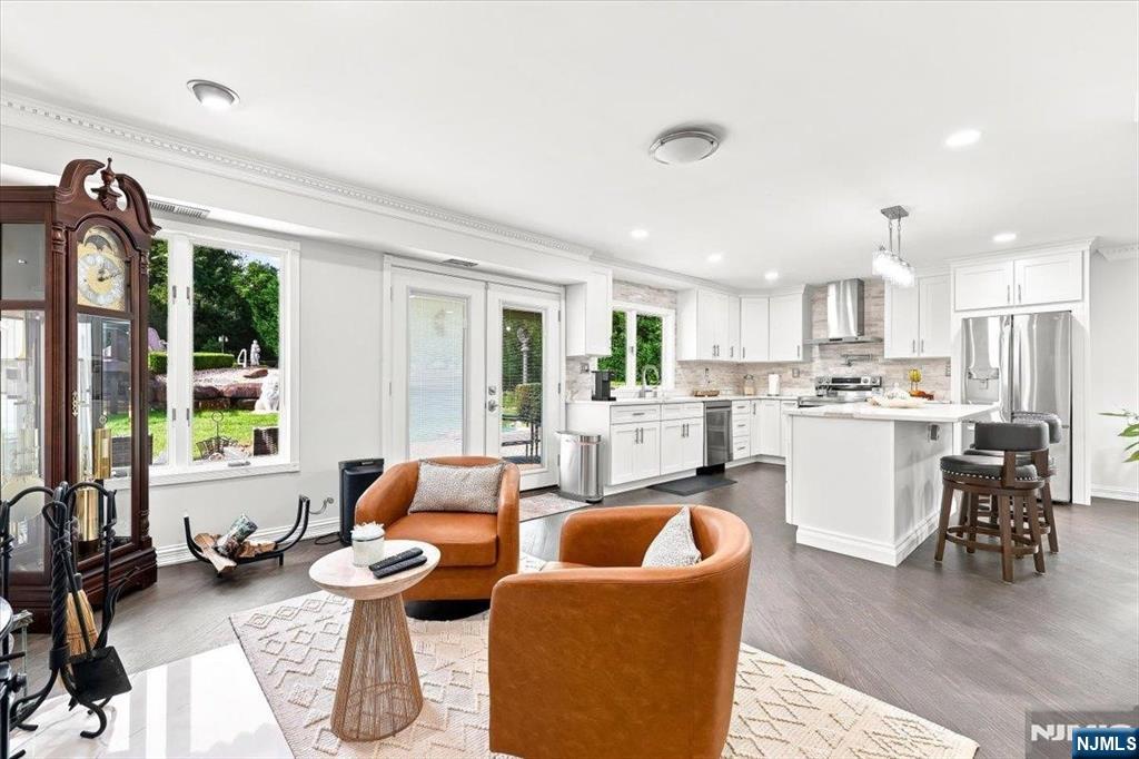 19 Hillside Road Manalapan, NJ 07726 - Photo 12 of 43 Gallery Image 12