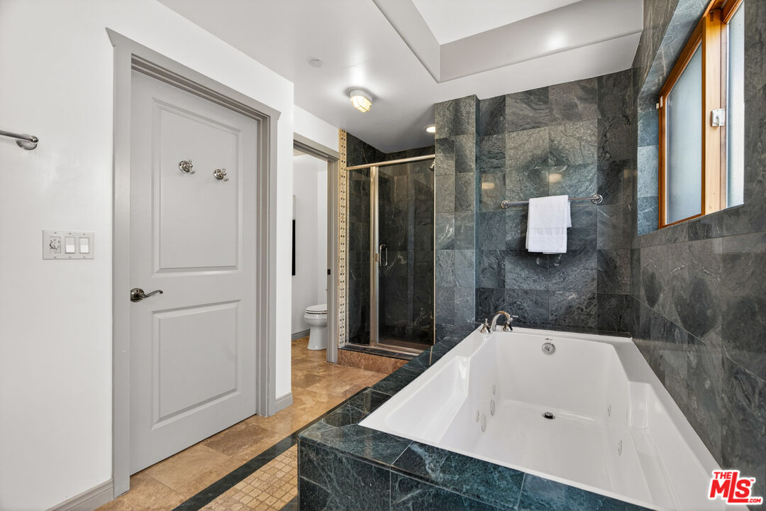 2411 4th Street, Unit 2 Santa Monica, CA 90405 - Photo 30 of 47