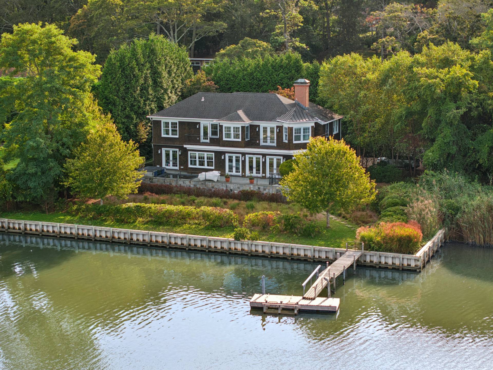 3937 Noyack Road Sag Harbor, NY 11963 - Photo 3 of 25