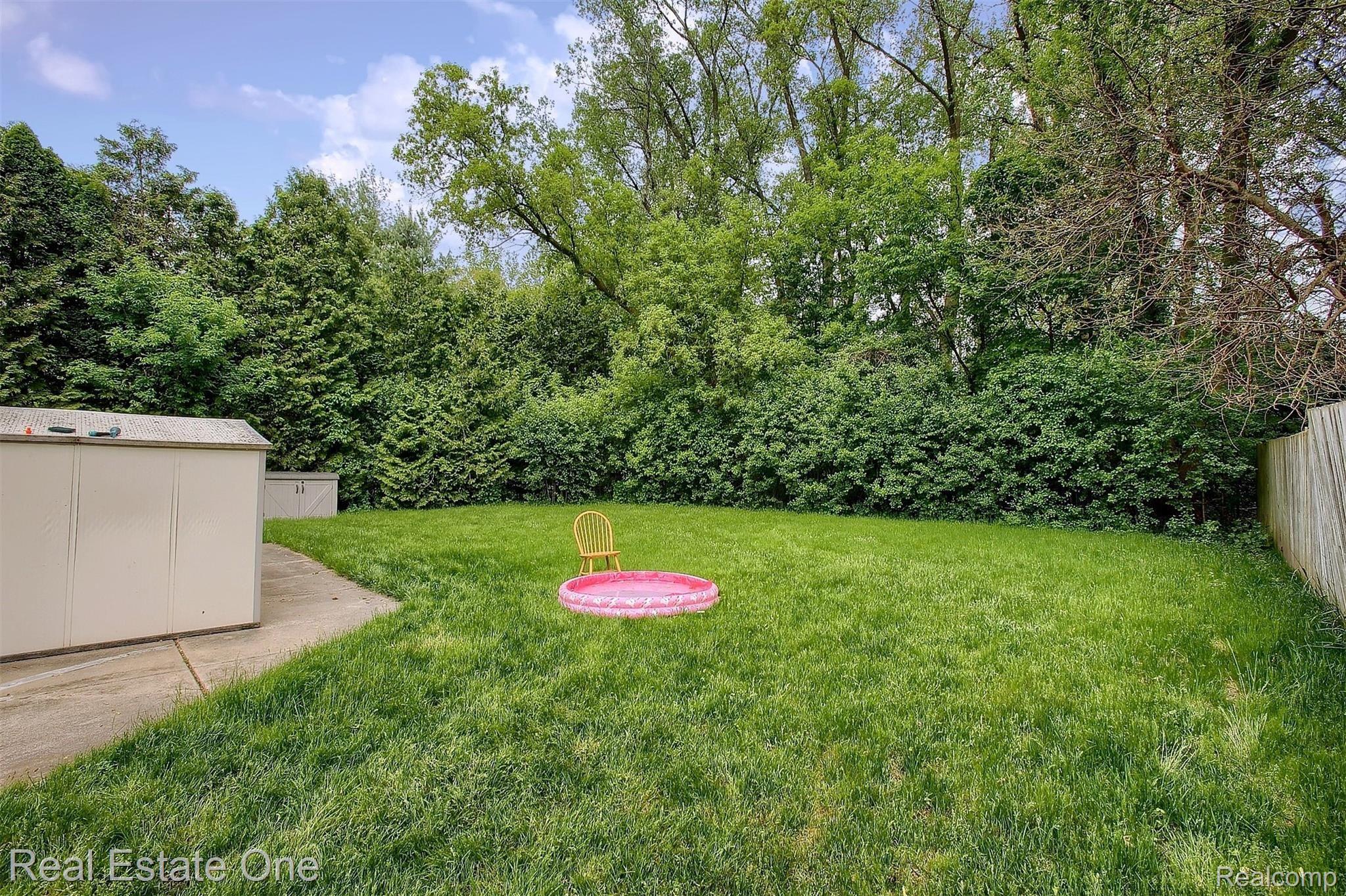 2969 Devondale Road Rochester, MI 48309 - Photo 6 of 6 2969 Devondale - Backyard.jpg