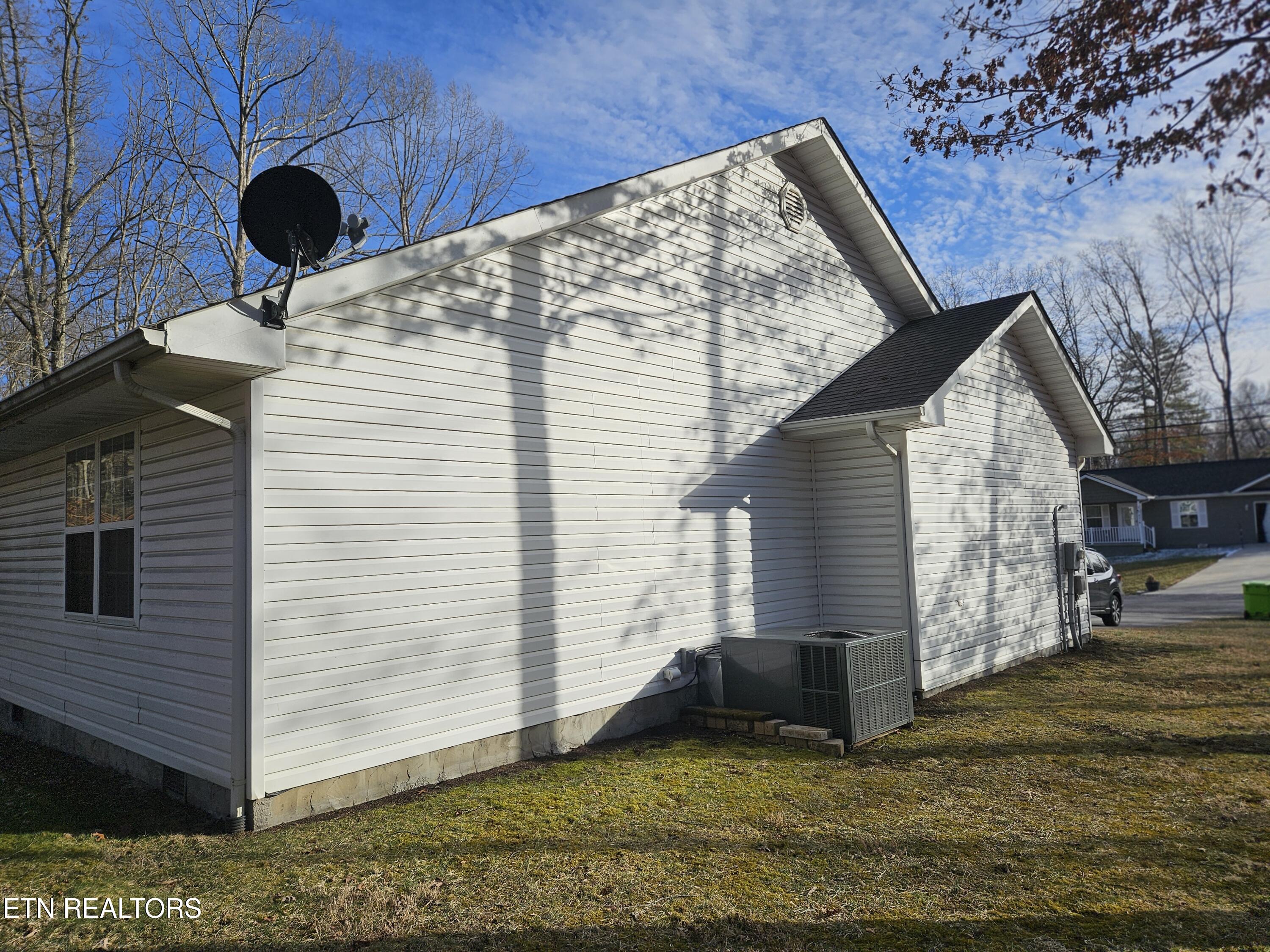 6219 Osage Road Crossville, TN 38572 - Photo 8 of 40 20260129_150611