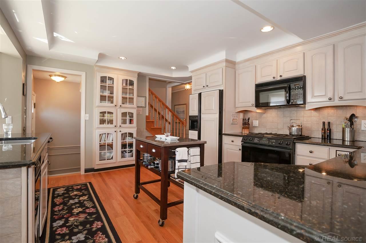 1415 South Renaud Road Grosse Pointe Woods, MI 48236 - Photo 17 of 65