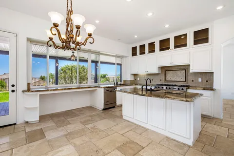 $1,075,000 | 13435 Canyon Crest Road, Yucaipa, CA 92399
