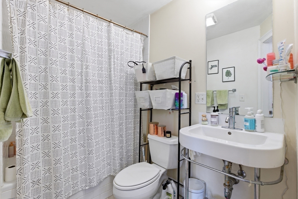 18 Centre Street, Unit 304 Cambridge, MA 02139 - Photo 11 of 17