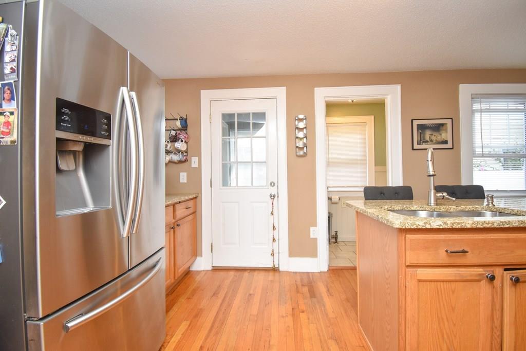 271 Gifford Street Springfield, MA 01118 - Photo 14 of 37 Gallery Image 14