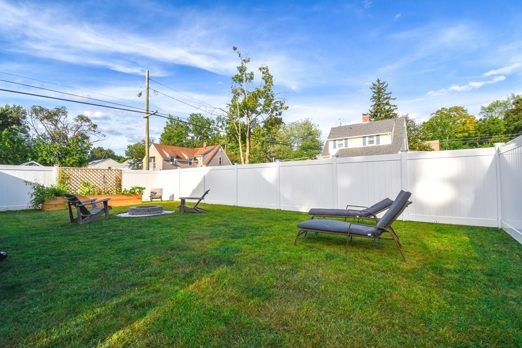 271 Gifford Street Springfield, MA 01118 - Photo 35 of 37 Gallery Image 35