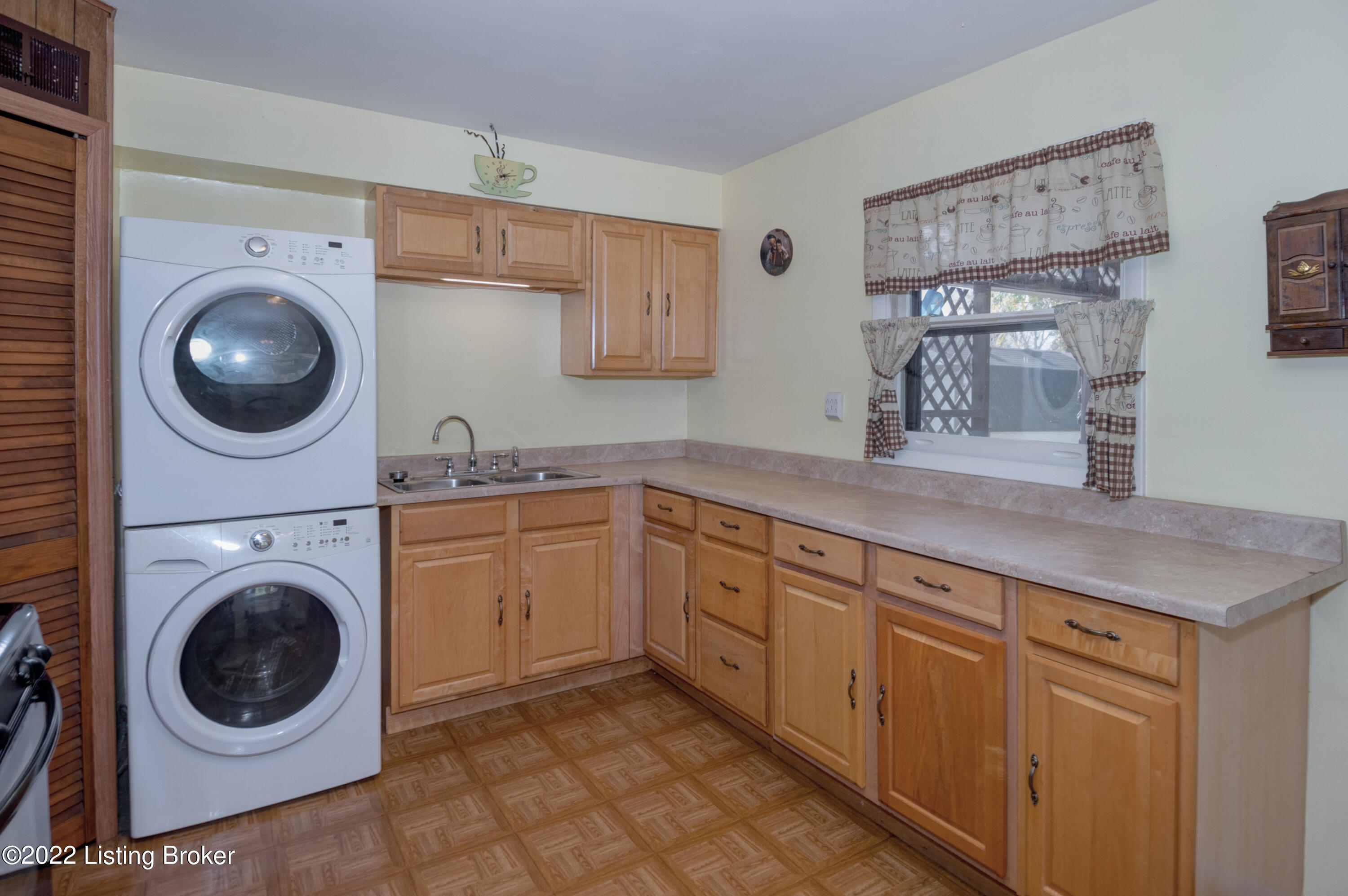 9210 New Maple Road Louisville, KY 40229 - Photo 14 of 35 9210NewMapleRd-14