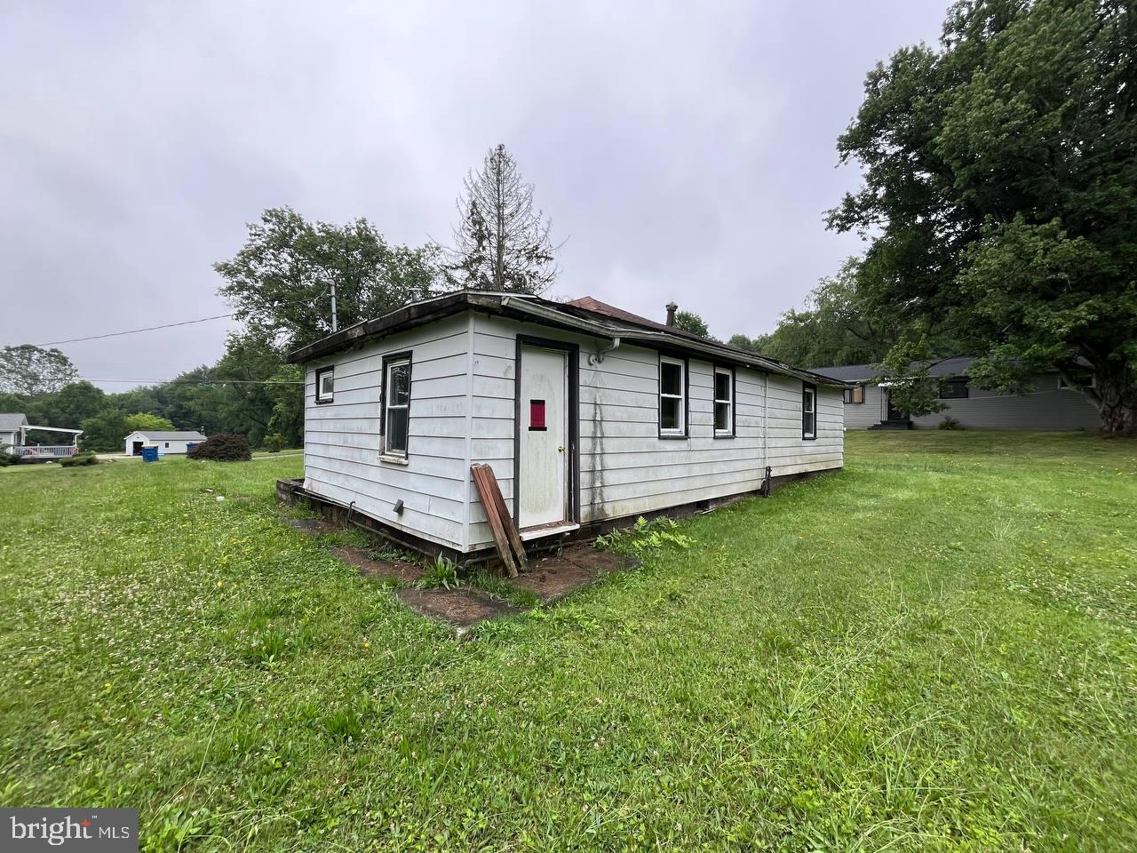 132 Thomas Road New Castle, PA 16101 - Photo 43 of 51