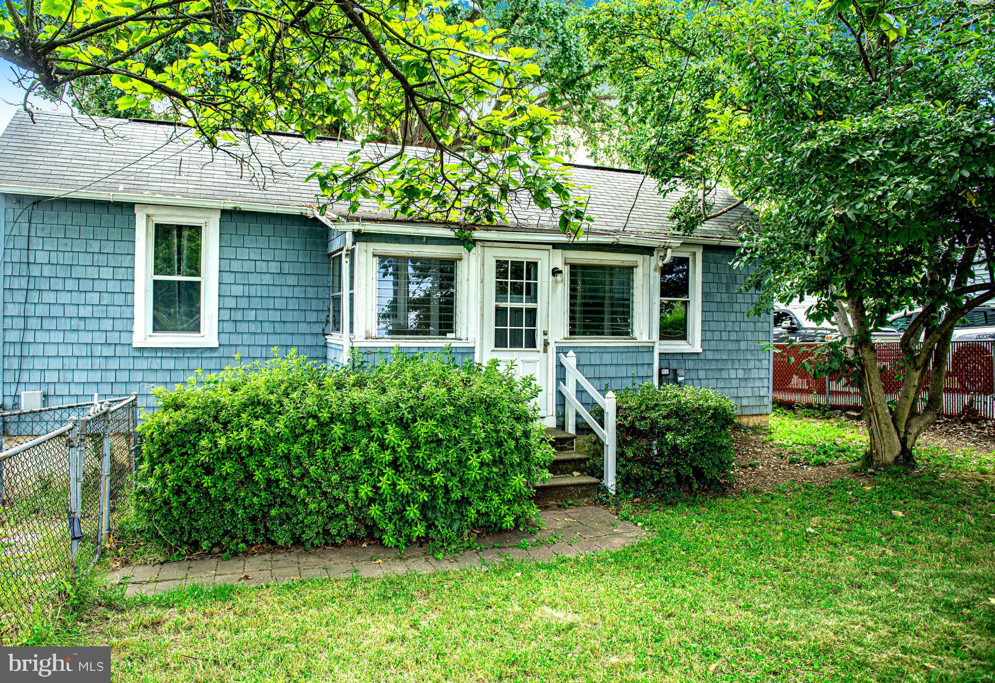 807 Wise Avenue Dundalk, MD 21222 - Photo 1 of 42 Water front rancher in Baltimore County!