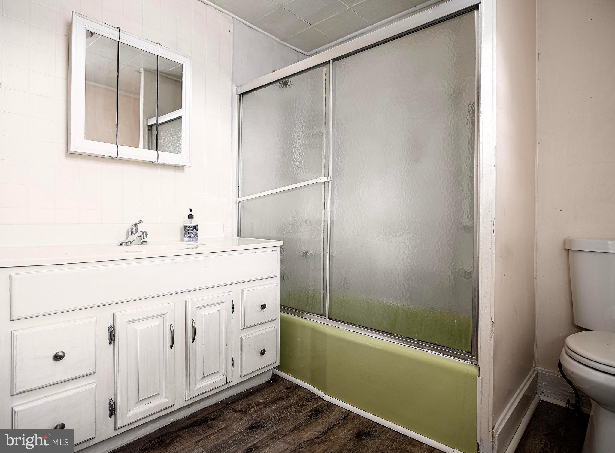 807 Wise Avenue Dundalk, MD 21222 - Photo 12 of 42 Primary bathroom