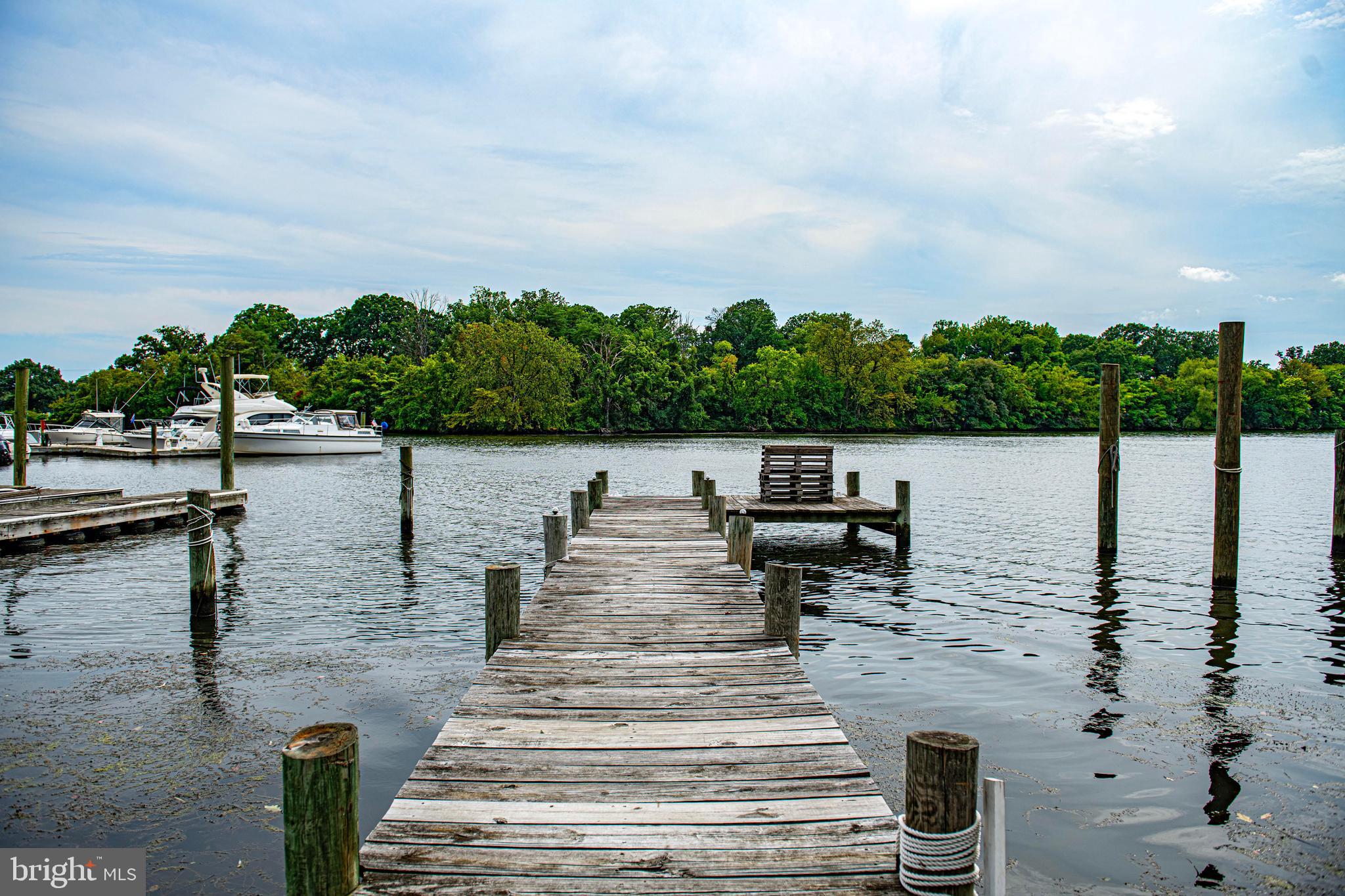 807 Wise Avenue Dundalk, MD 21222 - Photo 29 of 42 View of deck
