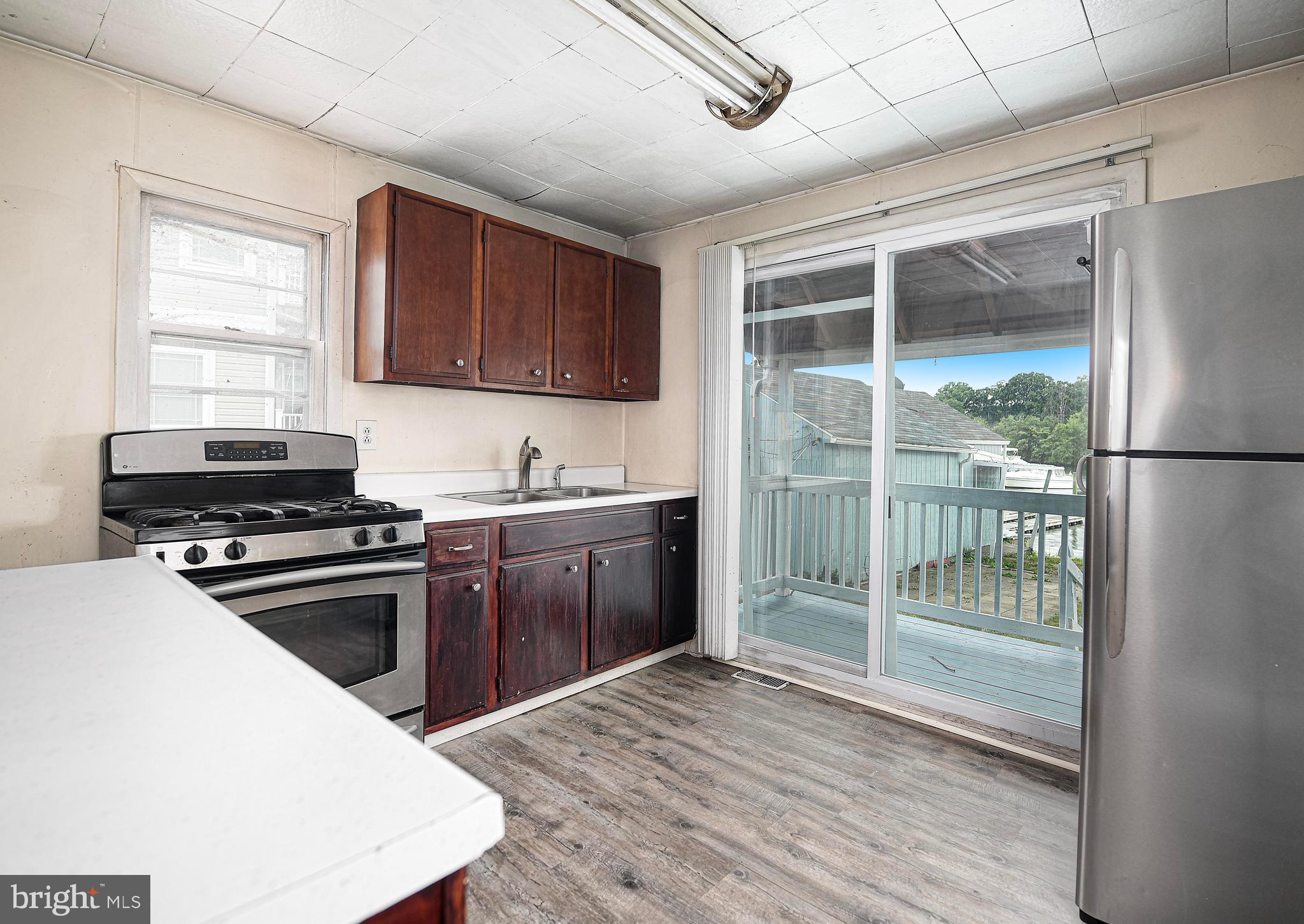 807 Wise Avenue Dundalk, MD 21222 - Photo 7 of 42 Extra counter space in kitchen