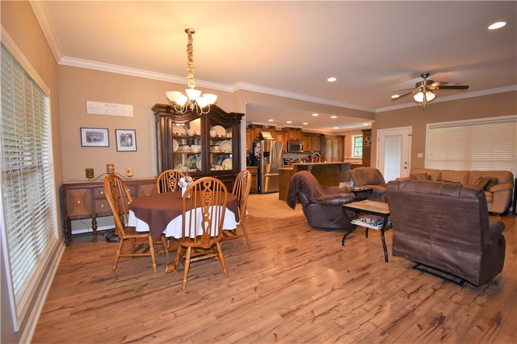 230 Taylor Road Dry Prong, LA 71423 - Photo 5 of 38 Gallery Image 5