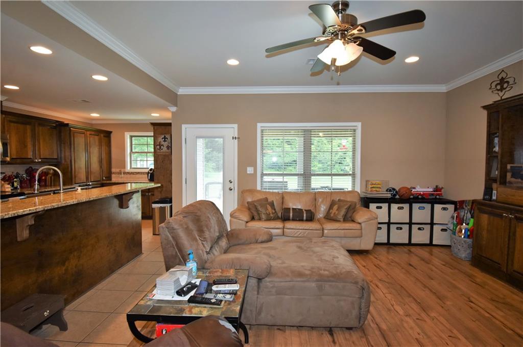 230 Taylor Road Dry Prong, LA 71423 - Photo 8 of 38 Gallery Image 8