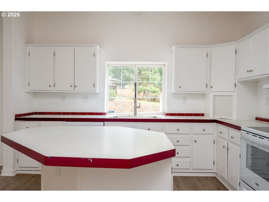 27561 South Ringo Road Mulino, OR 97042 - Photo 21 of 48