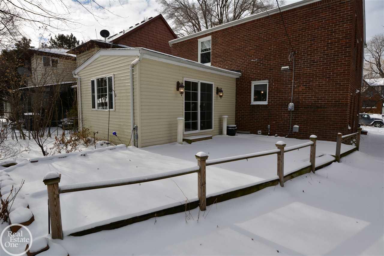 1324 Audubon Road Grosse Pointe, MI 48230 - Photo 23 of 24 31339245-22.JPG
