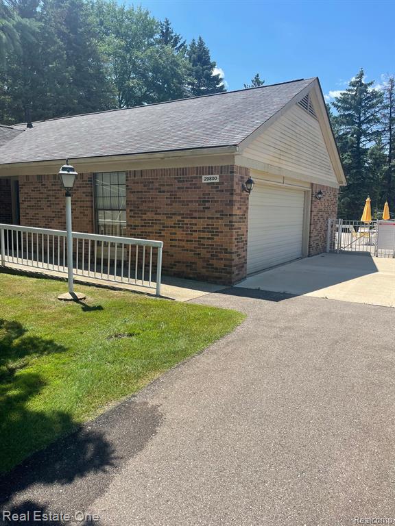 29575 Pine Ridge Circle, Unit 20 Farmington Hills, MI 48331 - Photo 23 of 26