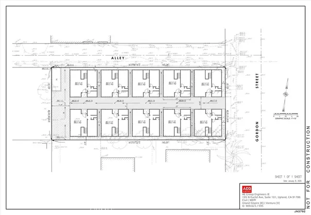 a black and white photo of a living room