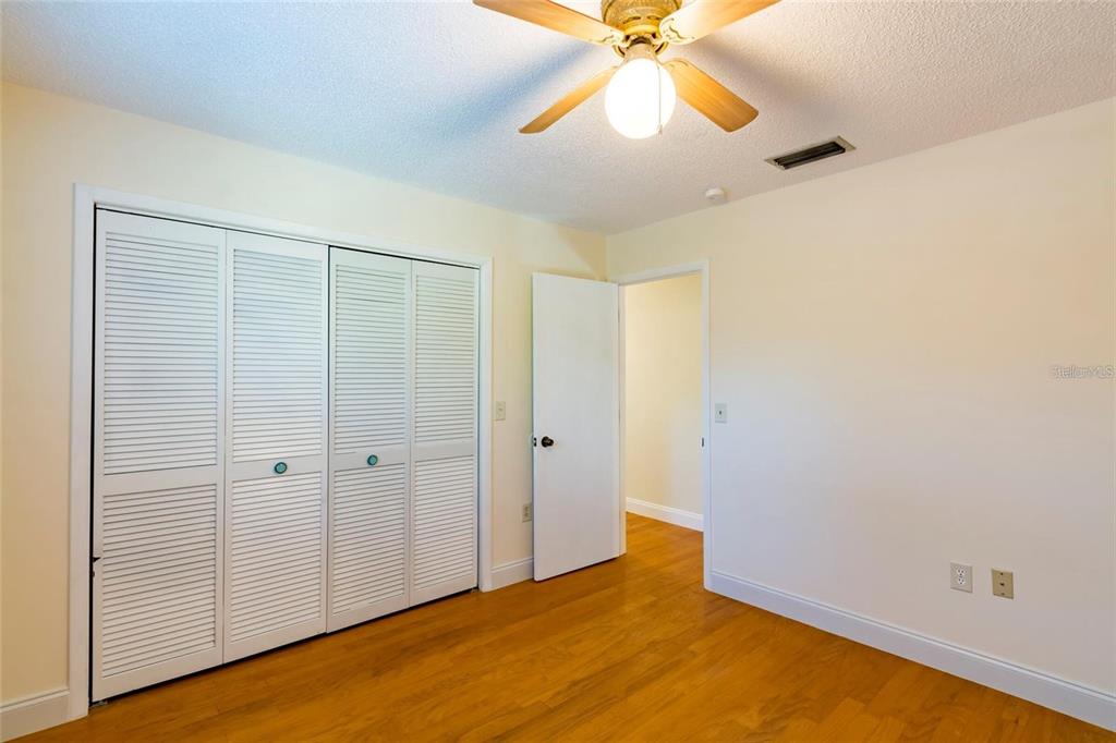 1647 Hobbit Road Dunedin, FL 34698 - Photo 14 of 36