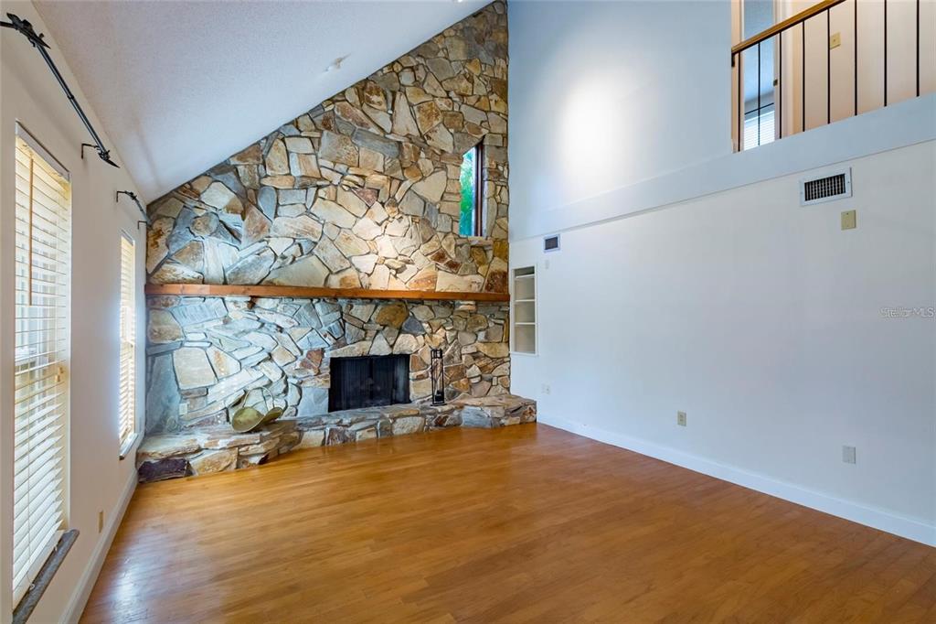 1647 Hobbit Road Dunedin, FL 34698 - Photo 32 of 36